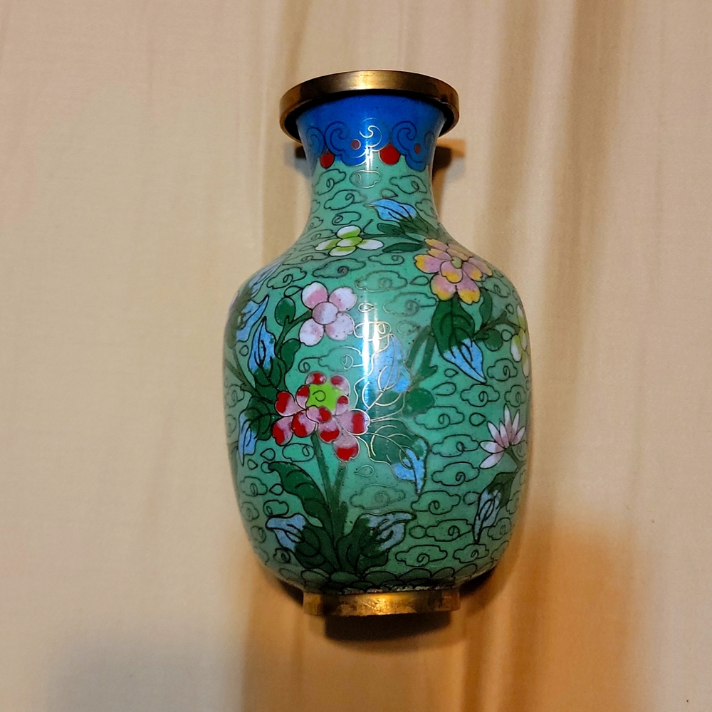 Chinese cloisonne vase